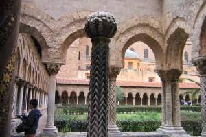 Xtrallusion offers characteristic Bed and Breakfast, B&B, Guest House, Hotel, Albergo and Country Lodge accommodation in Italy. Plus independent self-guided Walking, Adventure, Activity, Skiing and Paragliding Holiday itineraries on the Italian Rivieras, in the Italian Lakes, in the Italian Alps and in some of the most beautiful corners of Italy.